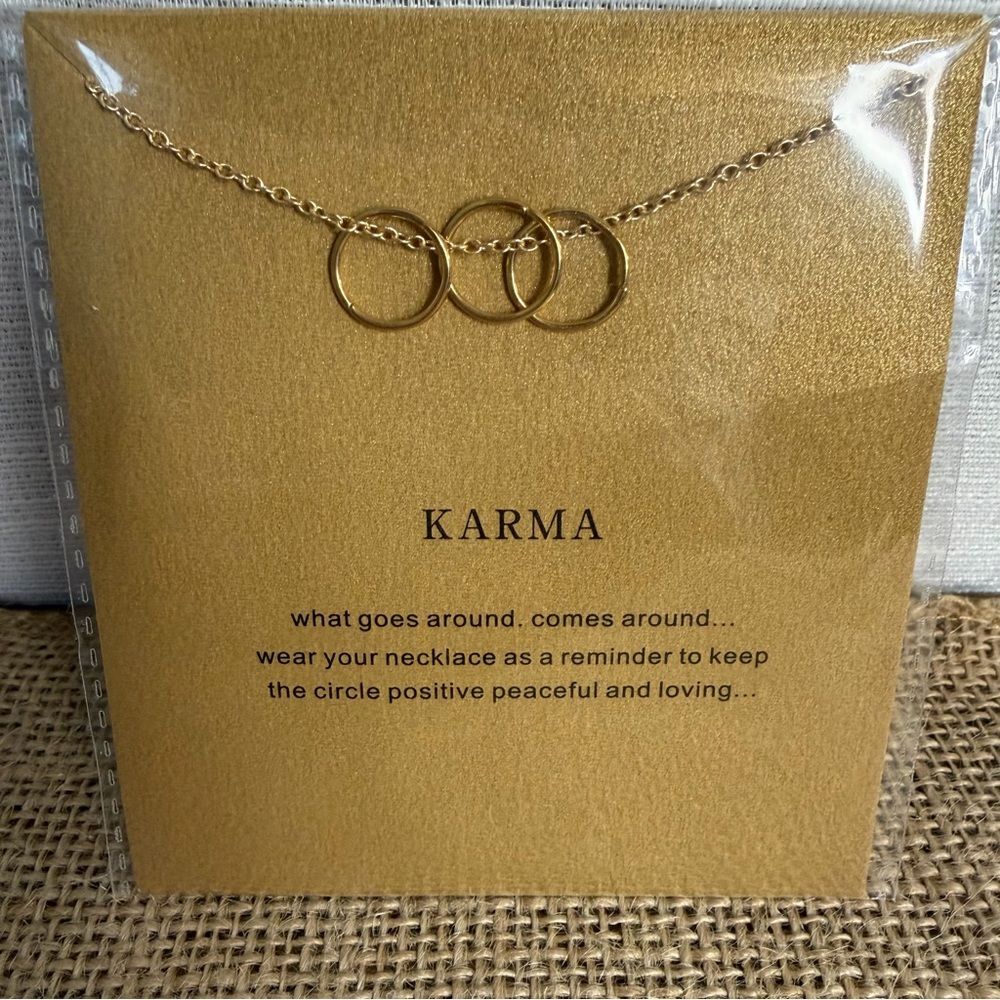 KARMA 3 Circles Necklace Gold Tone